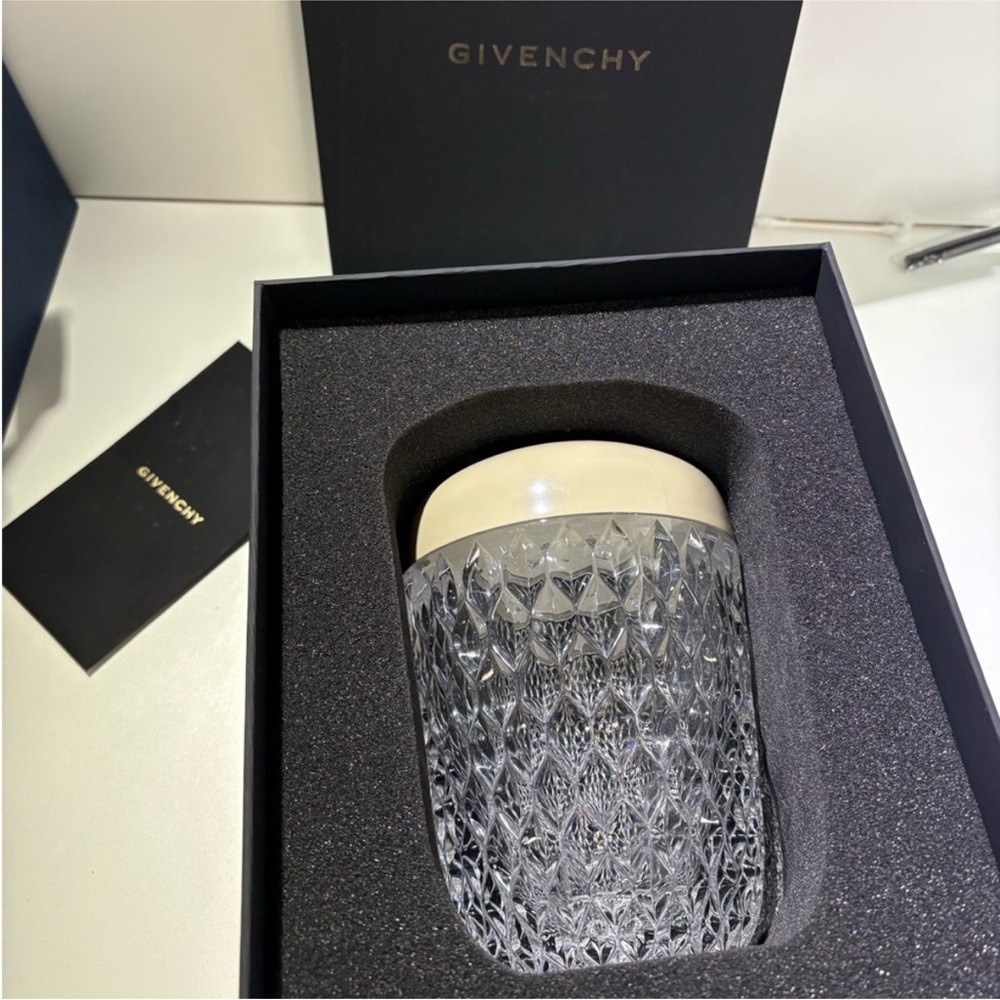 Givenchy Crystal charging lamp